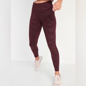Old Navy Burgundy Camo Leggings L Large